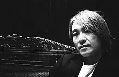 十年龙套一朝成名,星爷从跑龙套到主角是经历了什么