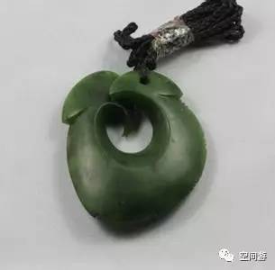 野外捡到玉石要上交国家吗,在野外捡到玉石要上交吗