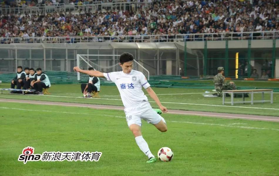 现在中超有哪些年轻球员实力还行,以前在五大联赛踢球的中超球员