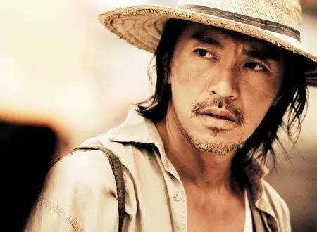 十年龙套一朝成名,星爷从跑龙套到主角是经历了什么