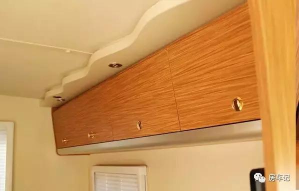 海格h5c的防抱死诊断接口位置,海格c型房车2.7汽油自动