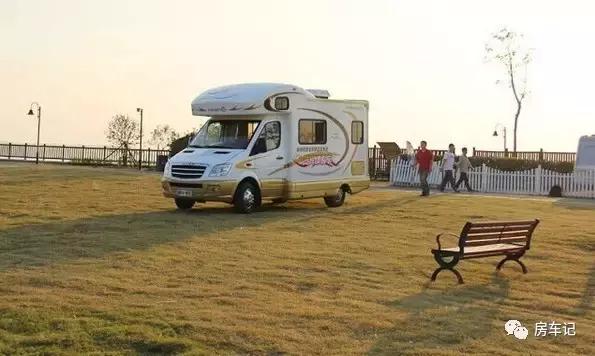 海格h5c的防抱死诊断接口位置,海格c型房车2.7汽油自动