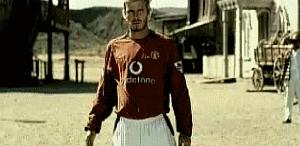 爆笑足球那些事原来门将是这样练习扑救的吃饭喝水着慎点