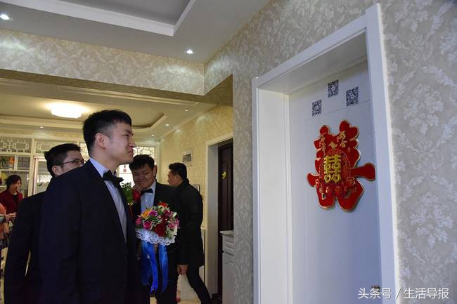 结婚堵门在哪个位置红包最多,结婚堵门扫码