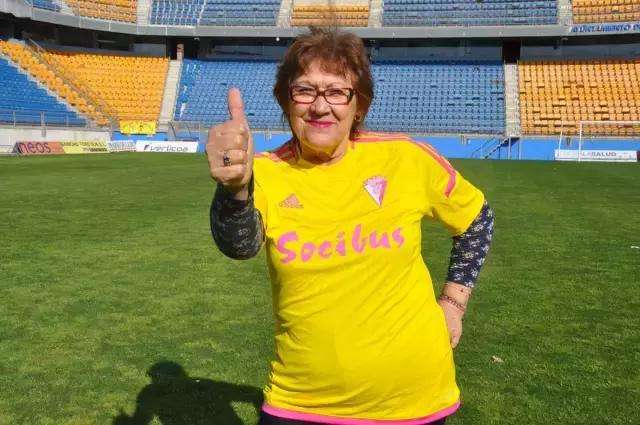 又见走心！卡迪斯的国际妇女节特别版球衣！