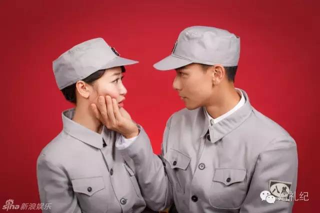 在朋友圈晒领证的那张照片，千万别学大s和奶茶妹妹！