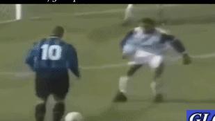 外星人罗纳尔多钟摆过人,足坛外星人罗纳尔多年轻时