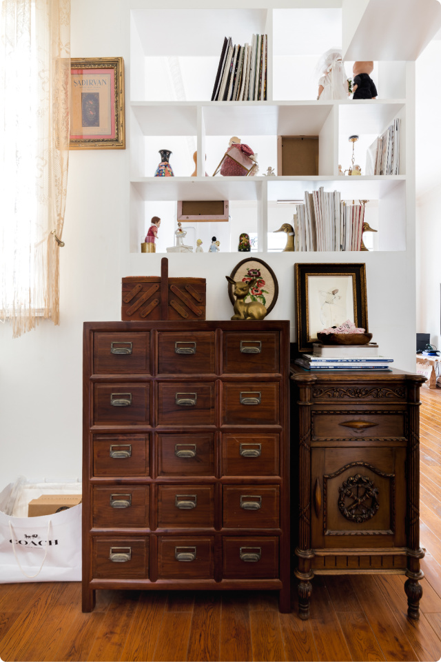 她凑来一堆二手家具，装了人生的第一套房子，关键还特别好看！