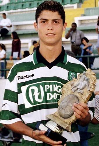 c罗白衣传奇视频,c罗的传奇足球生涯