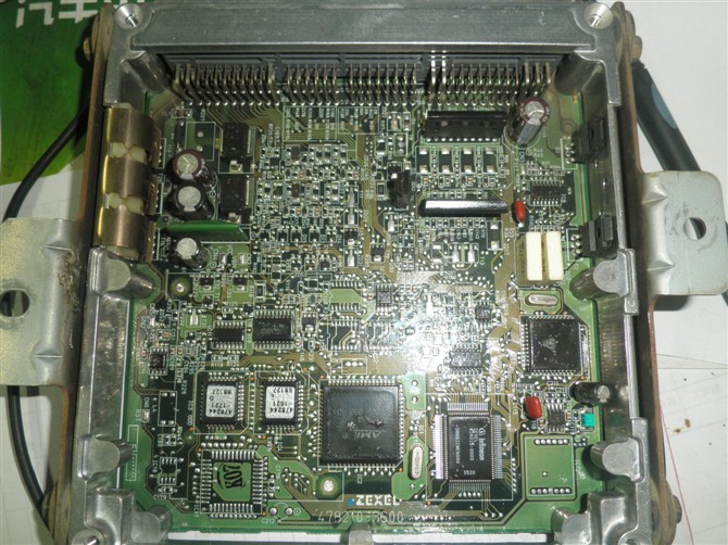 真正原创：重卡电脑板故障维修之日野500发动冒蓝烟故障排除