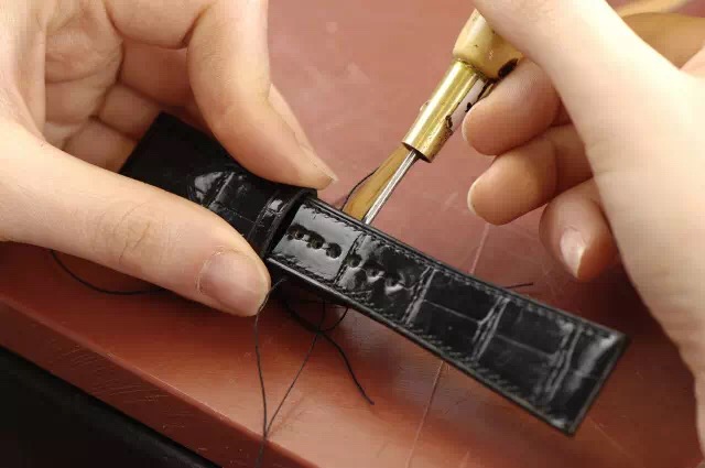 积家腕表鳄鱼皮真皮表带,鳄鱼皮手表表带哪种好看