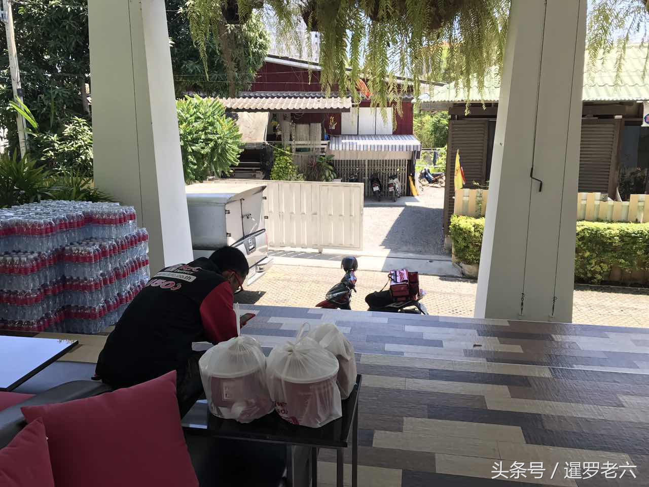 泰国的肯德基饮料是不限量自助的,肯德基有哪些调料包可以要