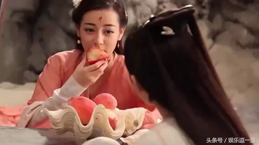 赵丽颖鹿晗热巴稳坐“吃货”宝座，她紧随其后却让网友接受不了