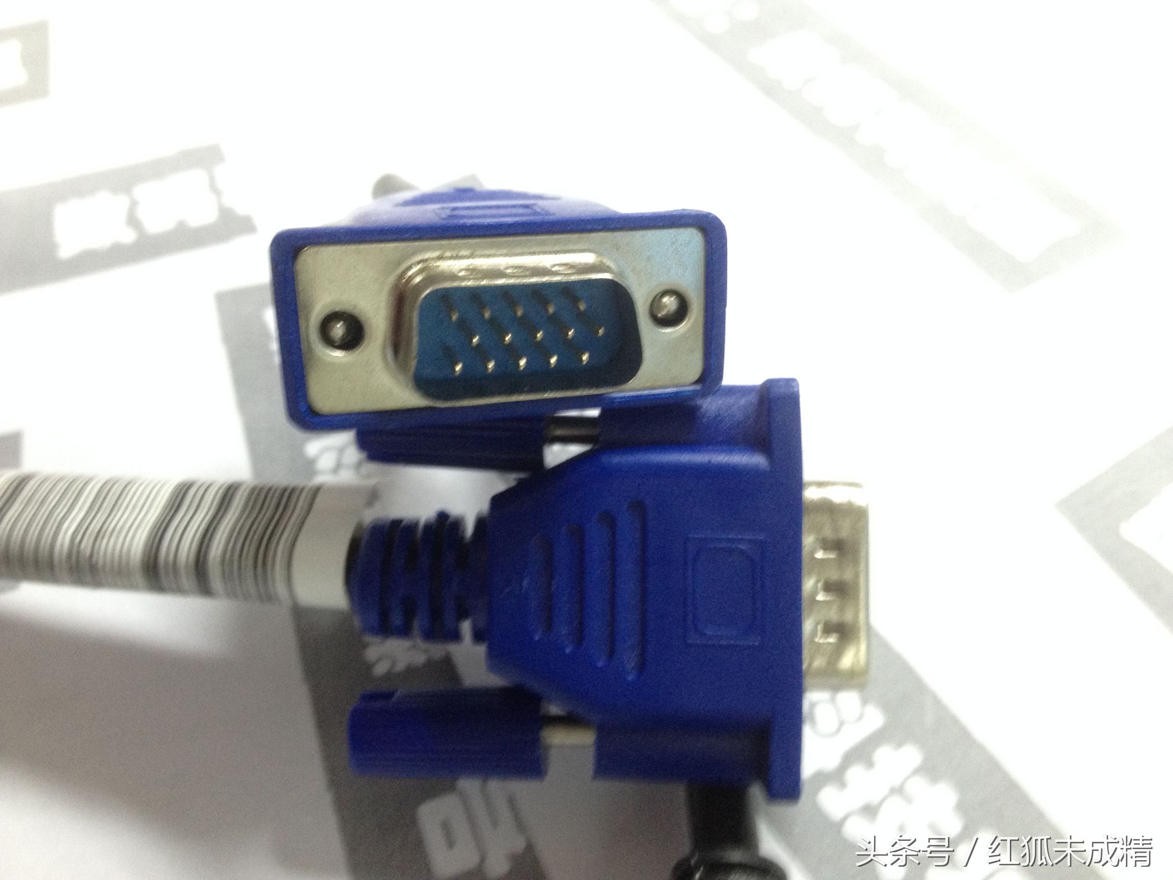 电脑显示器vga连接线一般是几米的,vga是我们最常见的显示器接口