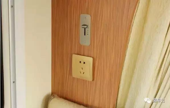 海格h5c的防抱死诊断接口位置,海格c型房车2.7汽油自动