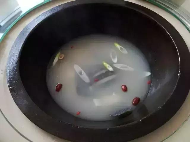 草帽鱼蒸汽石锅鱼家常做法,草帽鱼石锅鱼家庭做法