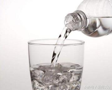 一个月没清洗的饮水机有多脏,实测饮水机你想象不到的脏