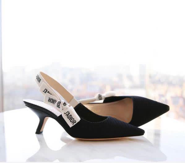 刘雯的最潮穿搭,翻遍刘雯的所有穿搭