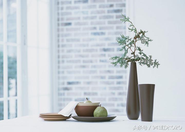 红木供桌摆放讲究,家庭红木餐桌上适合摆放什么