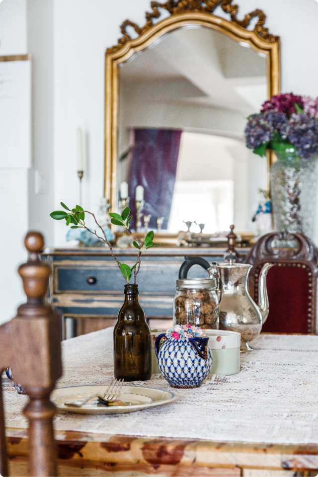 她凑来一堆二手家具，装了人生的第一套房子，关键还特别好看！