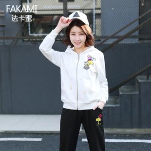 冬季连帽卫衣内搭怎么穿,冬天连帽卫衣怎么搭配出高级感