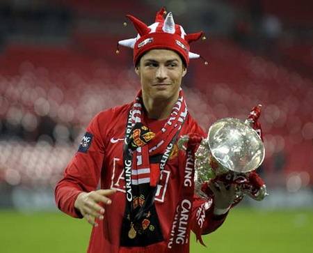 c罗白衣传奇视频,c罗的传奇足球生涯