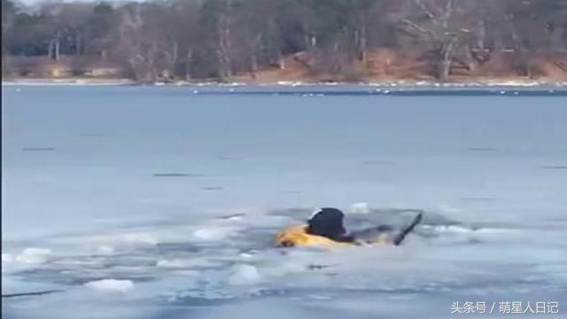防溺水志愿者劝离下水潜水人员,抗洪水救灾救生队员被洪水冲走