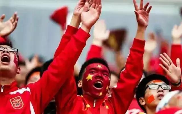 这一球，价值连城！为国足干杯！