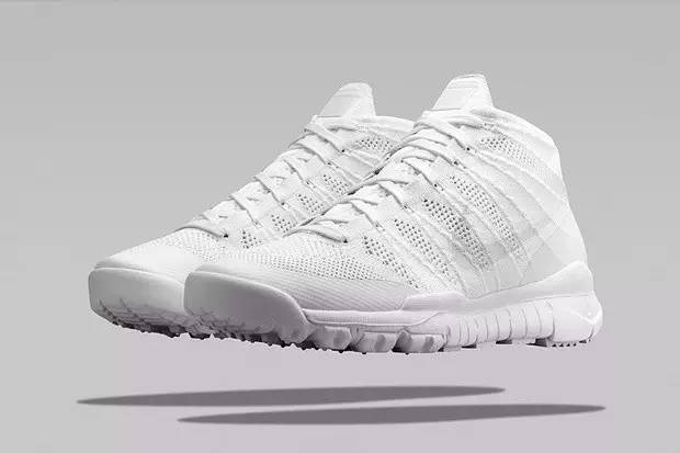 你说我不算一个称职的Sneakers，但我有最早的一款“袜套鞋”