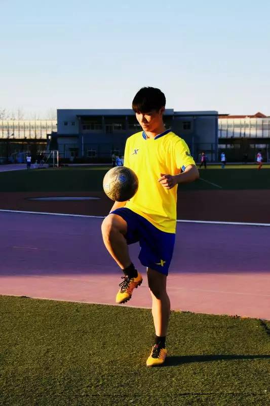 鏍″洯瓒崇悆娲诲姏椋炴壃,鏍″洯瓒崇悆娲诲姏鍥涘皠