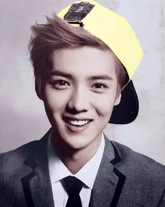 抖森表情包上线~老干部鹿晗，不呆萌张艺兴，脸部失控的胡歌，花痴赵丽颖……差点认不出管理不住自己表情的爱豆们！