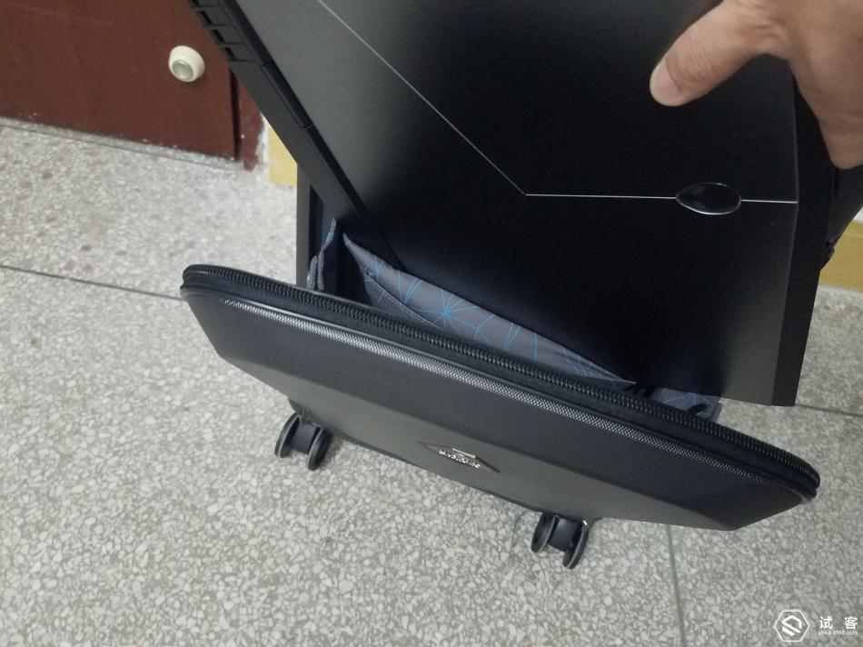 外星人笔记本屏幕边框有缝隙,外星人电脑边框缝隙