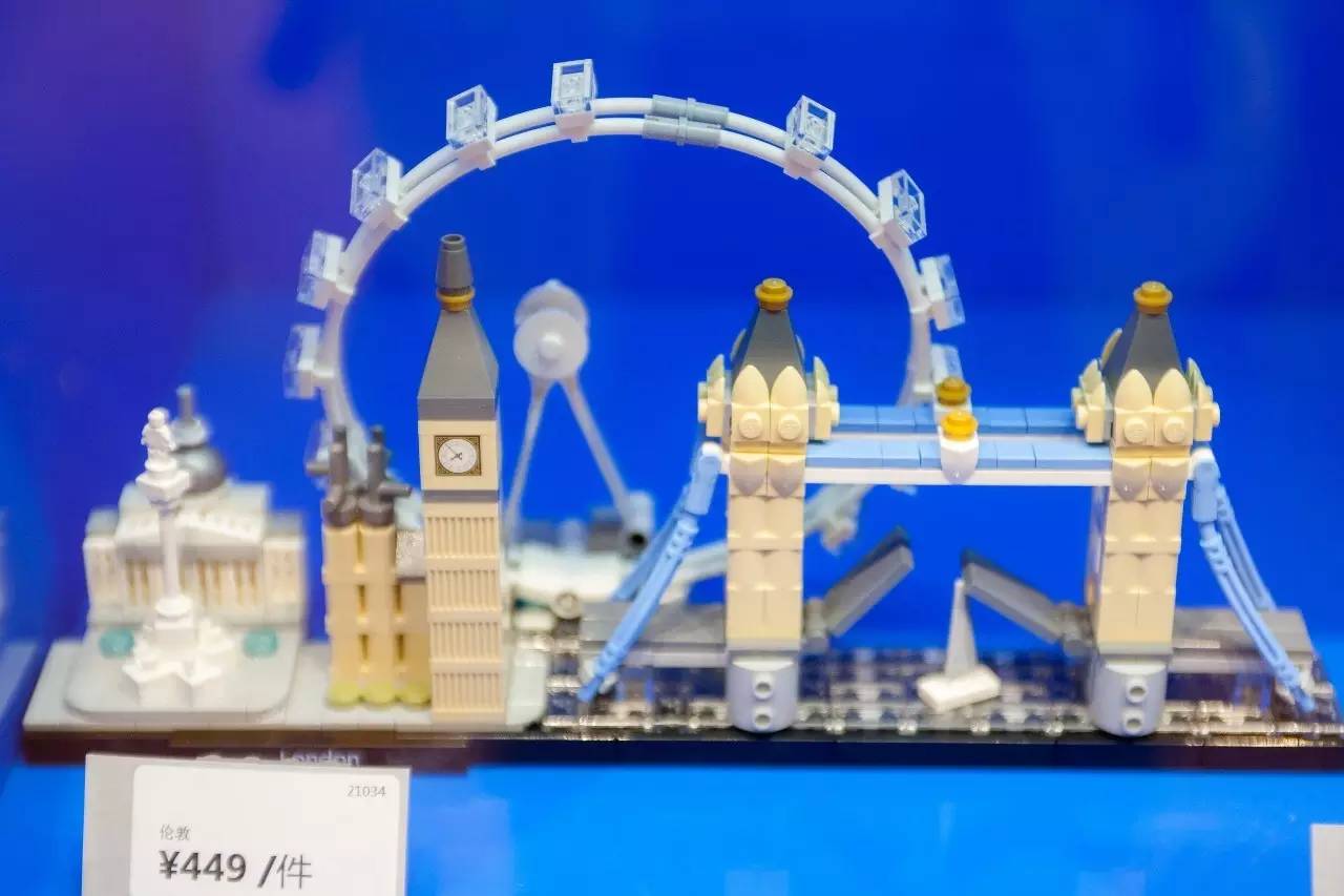 魔都开了大陆首家乐高授权专卖店，积木迷们都疯了！小申手把手，教你怎么买
