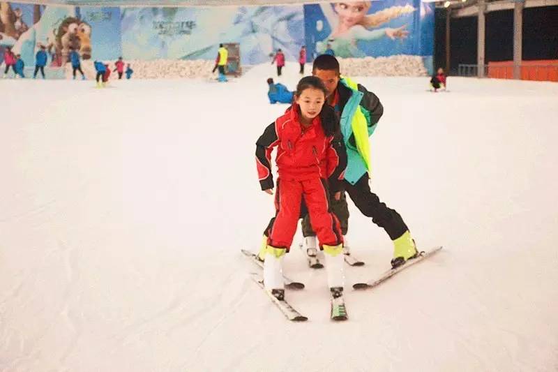 浙里有座藏在大山里的小香港，低调得让人心疼，高铁2h即达！