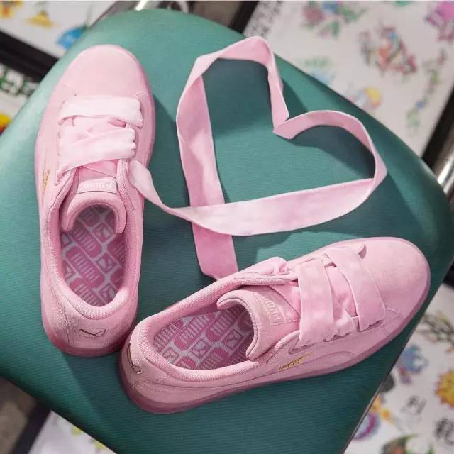 马卡龙色系的小白鞋好清新,马卡龙色系穿什么鞋都百搭