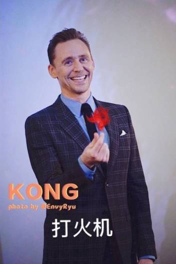 抖森表情包上线~老干部鹿晗，不呆萌张艺兴，脸部失控的胡歌，花痴赵丽颖……差点认不出管理不住自己表情的爱豆们！