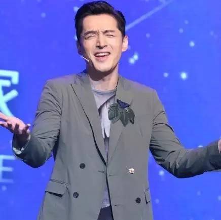 抖森表情包上线~老干部鹿晗，不呆萌张艺兴，脸部失控的胡歌，花痴赵丽颖……差点认不出管理不住自己表情的爱豆们！