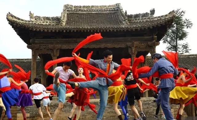 浪漫三月请你来舞蹈完整版,浪漫三月桃花红形体舞