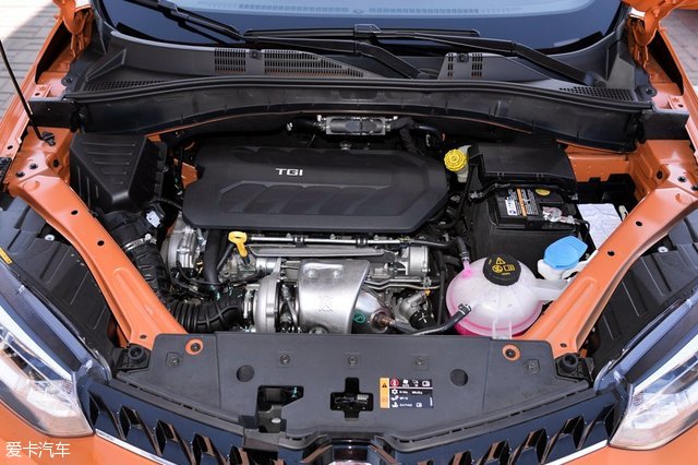 名爵锐腾是不是中型suv,名爵锐腾2015款2.0tgs