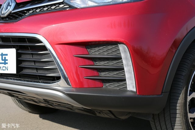 名爵锐腾是不是中型suv,名爵锐腾2015款2.0tgs