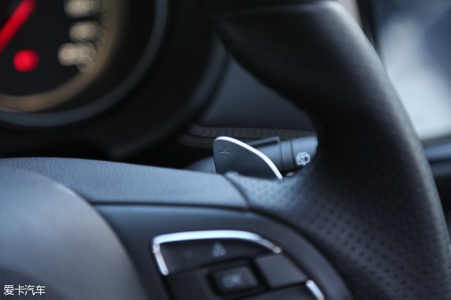 名爵锐腾是不是中型suv,名爵锐腾2015款2.0tgs