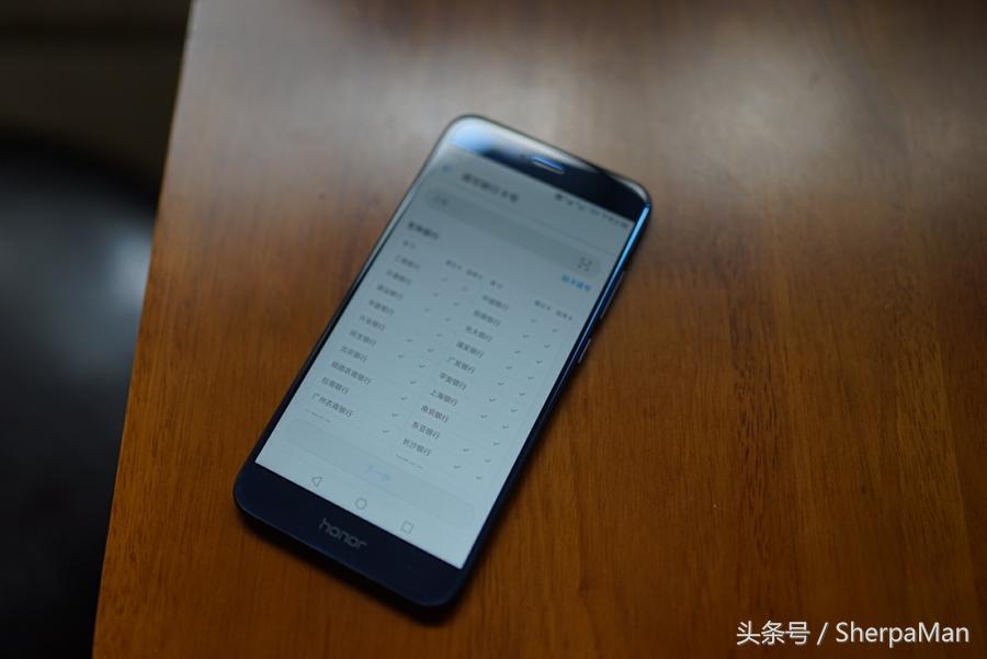 光荣v9和p10plus哪个性价比高,光荣v9和p10哪个更好