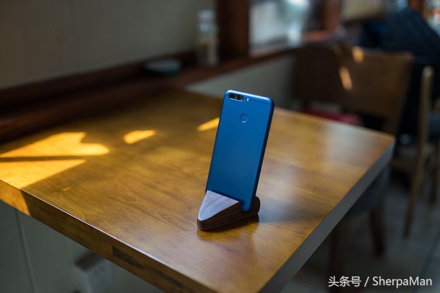 光荣v9和p10plus哪个性价比高,光荣v9和p10哪个更好