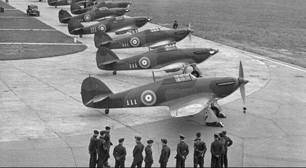 英国二战涂抹骆驼粪,英国战机用骆驼粪保养座椅