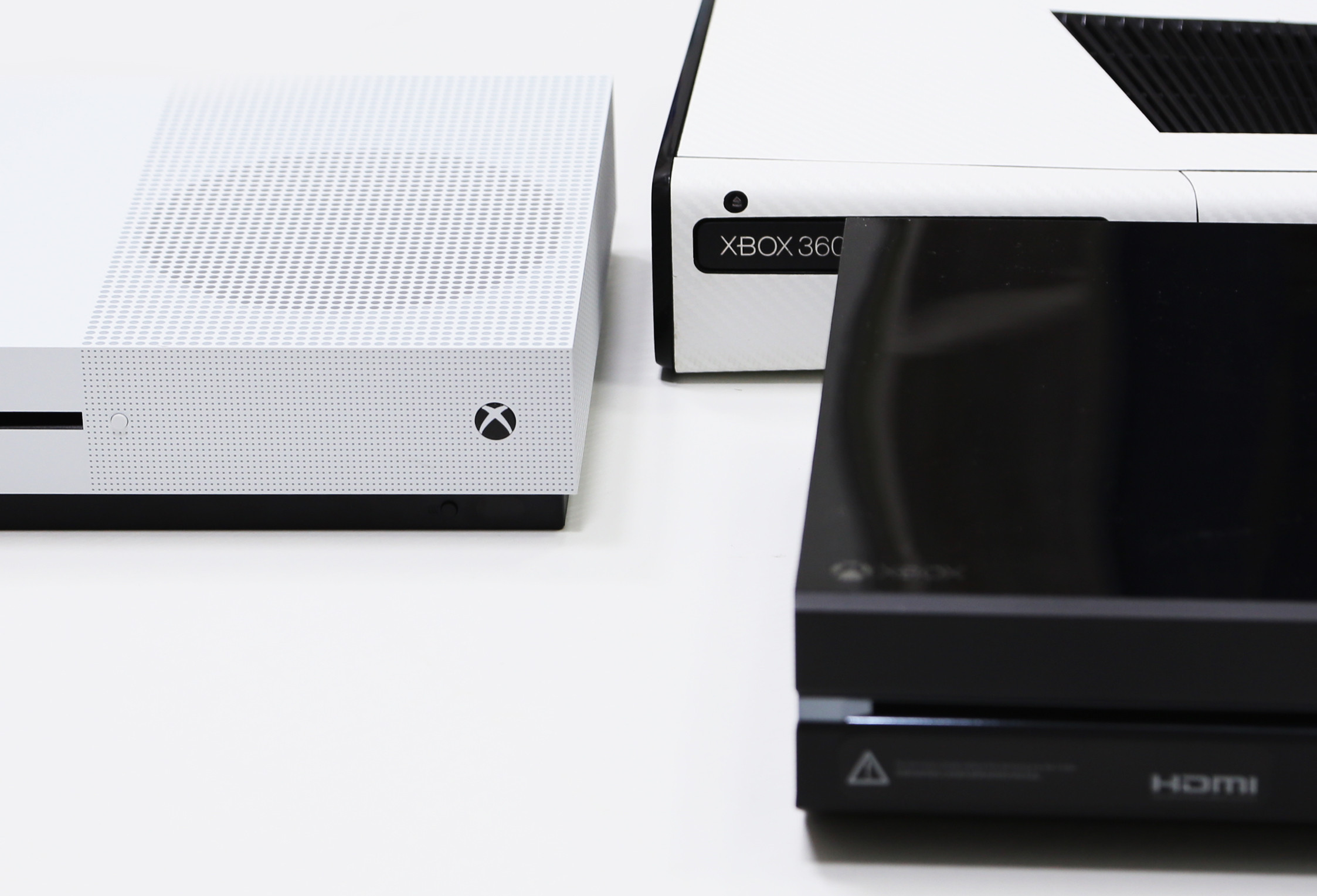 xboxones拆机没有撬棒,xboxones和x区别