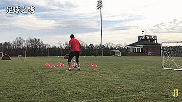 足球如何提高球员带球节奏变化,怎么训练带球的耐力和爆发力