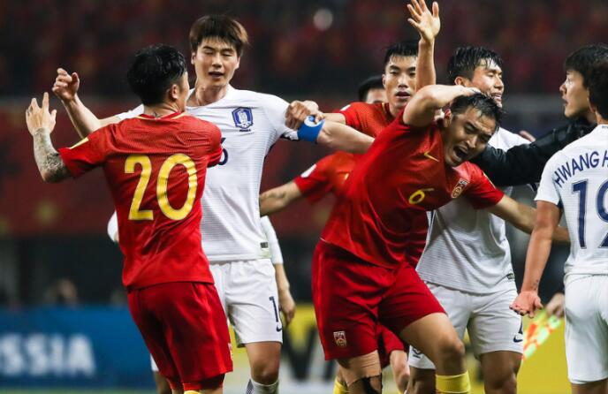 中韩争议判罚,中韩大战裁判判罚惹争议