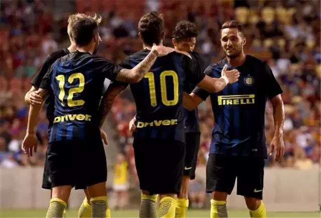 国际米兰回传球给黄牌,快看国际