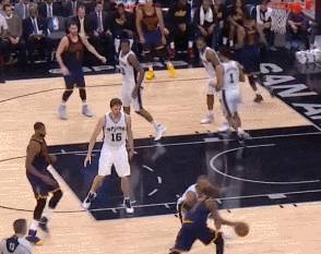 一肘就把詹皇击倒？这个*男美**子竟……