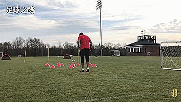 足球如何提高球员带球节奏变化,怎么训练带球的耐力和爆发力